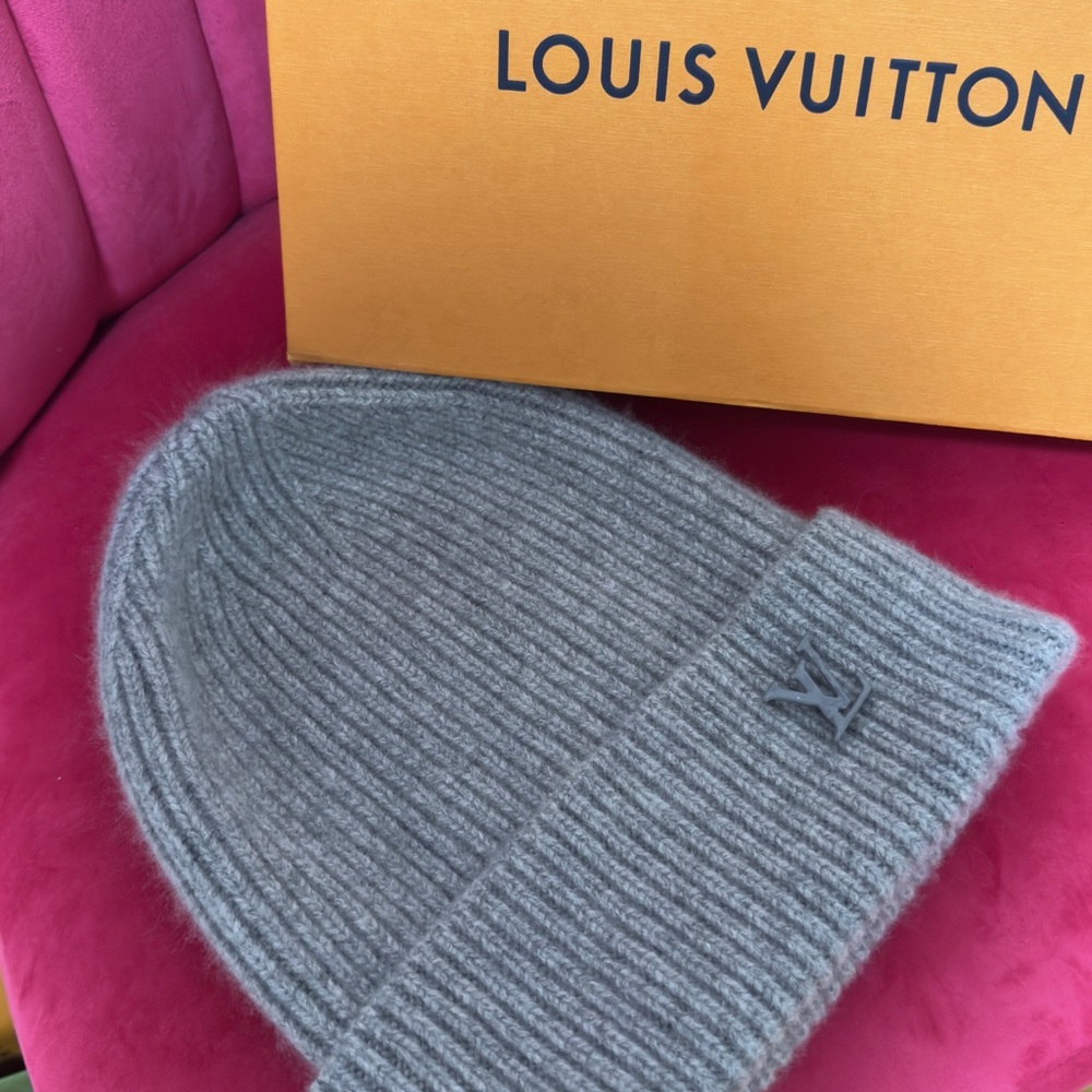 Louis Vuitton Ribbed Knit Gray Beanie